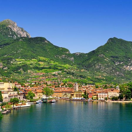 The Bon'Ora Apartment - Happy Rentals Riva del Garda Kültér fotó